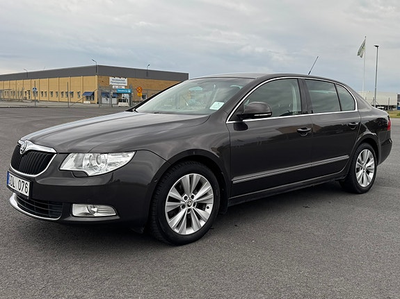 Skoda Superb 6 of 13
