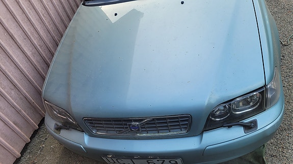 Volvo V40 2 of 5