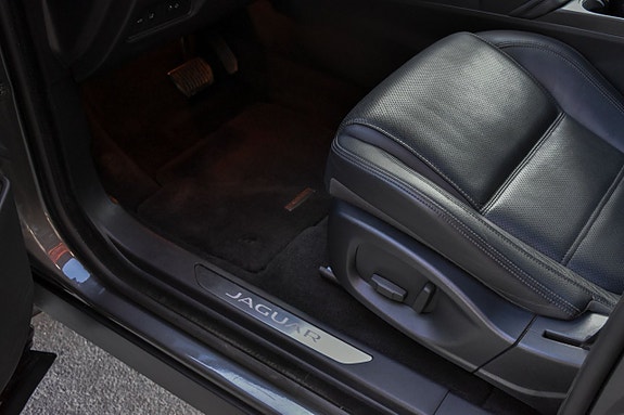Jaguar E-PACE 9 of 26