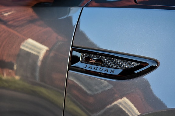 Jaguar E-PACE 5 of 26