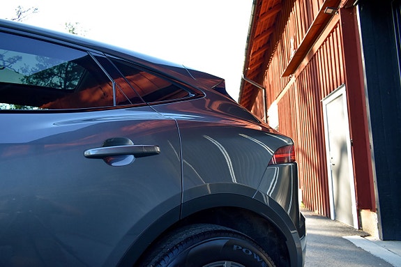 Jaguar E-PACE 13 of 26