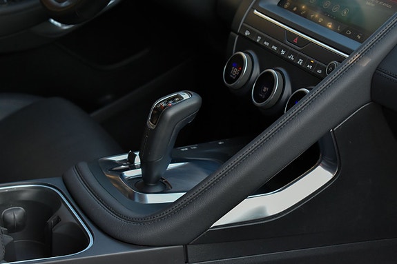 Jaguar E-PACE 23 of 26