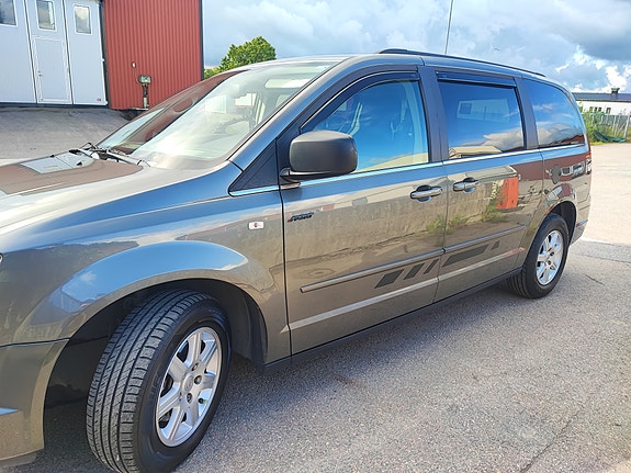 Chrysler Grand Voyager 2 of 5