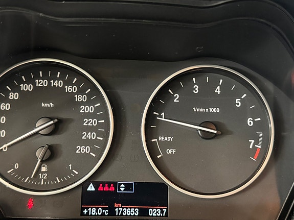 BMW 116i 4 of 5