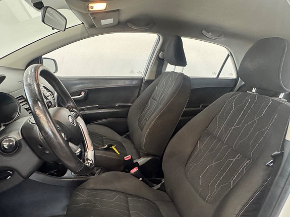 Kia Picanto 8 of 10
