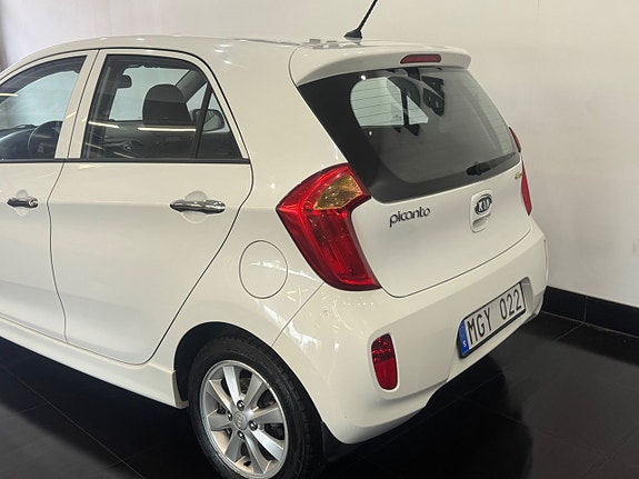 Kia Picanto 5 of 10