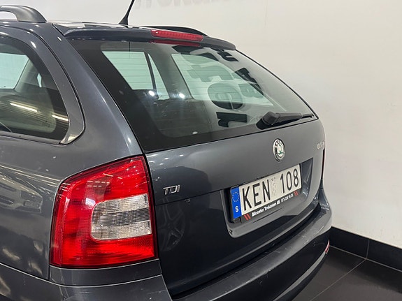 Skoda Octavia 3 of 5