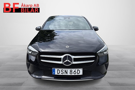 Mercedes-Benz B180 13 of 23