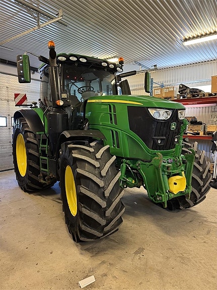 John Deere 6250R 2 of 5