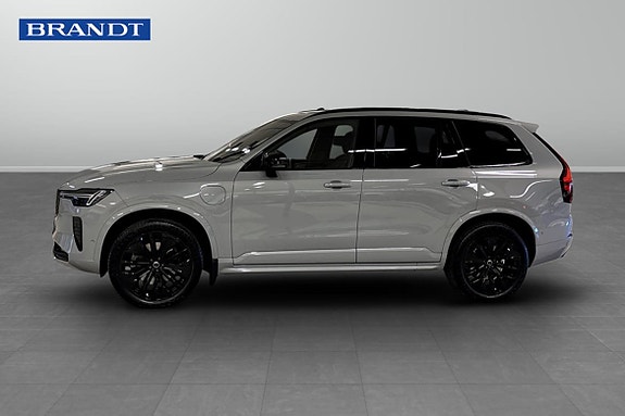 Volvo XC90 3 of 5