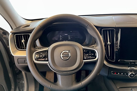 Volvo XC60 7 of 9