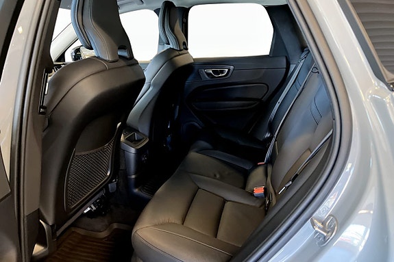 Volvo XC60 8 of 9