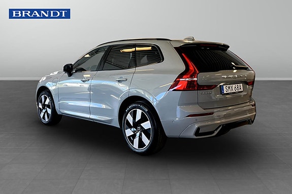 Volvo XC60 2 of 9