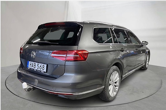 Volkswagen Passat 3 of 5