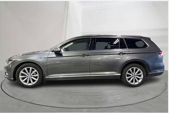 Volkswagen Passat 4 of 5