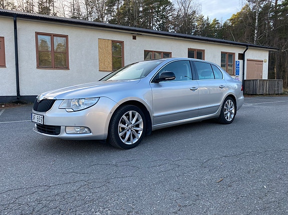 Skoda Superb 3 of 5