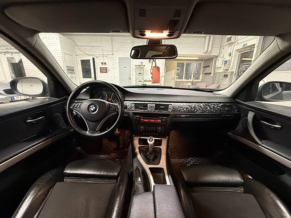 BMW 320d 12 of 12