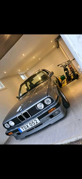 BMW 318iS 5 of 5