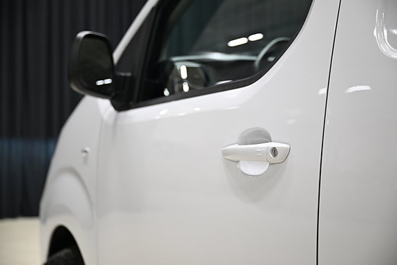 Opel Vivaro 21 of 30