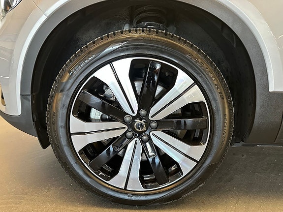 Volvo XC40 5 of 5
