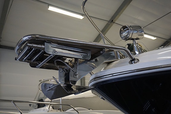 Sea Ray Sundancer 275 -07 | Mercruiser 350 MAG MPI 3 of 5