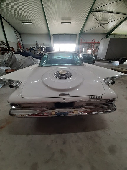 Chrysler New Yorker 2 of 10