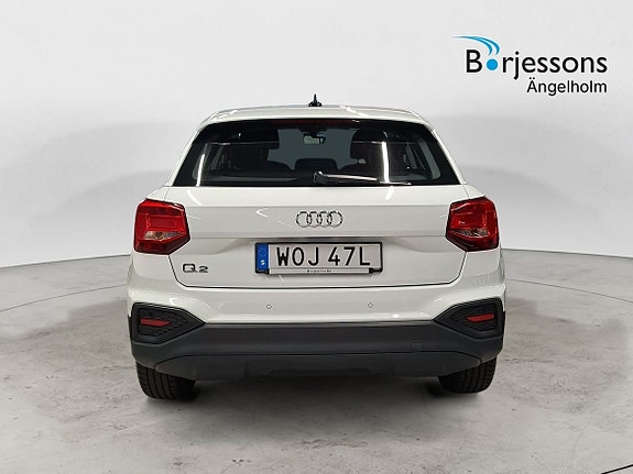 Audi Q2 4 of 5