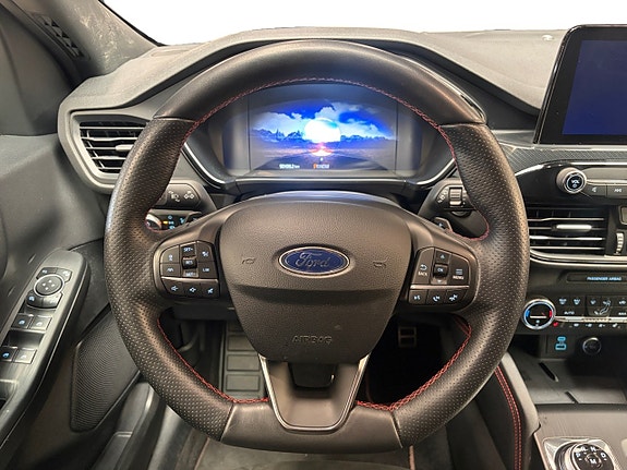 Ford Kuga 11 of 18