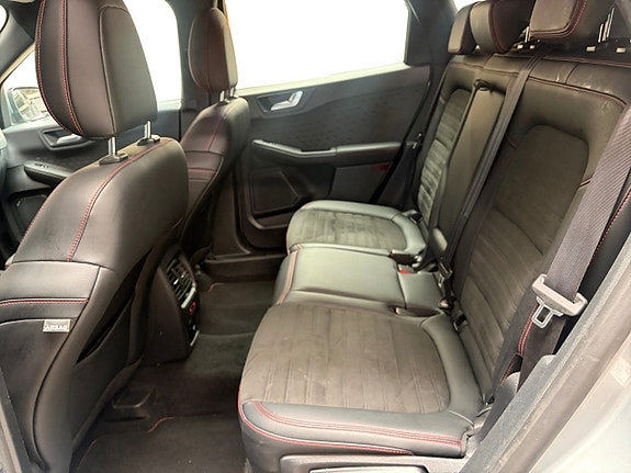 Ford Kuga 13 of 18