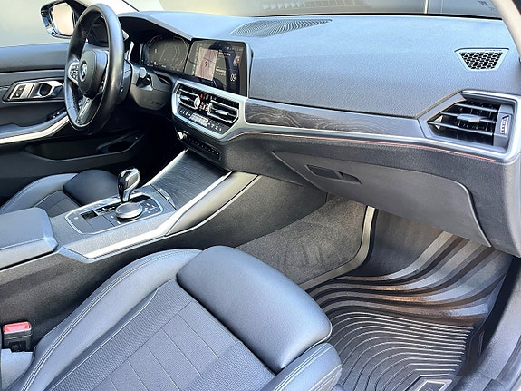 BMW 320d 10 of 13