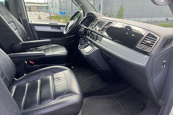 Volkswagen Multivan 10 of 18