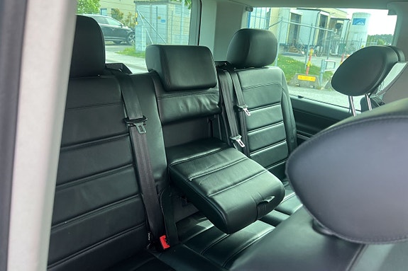 Volkswagen Multivan 15 of 18