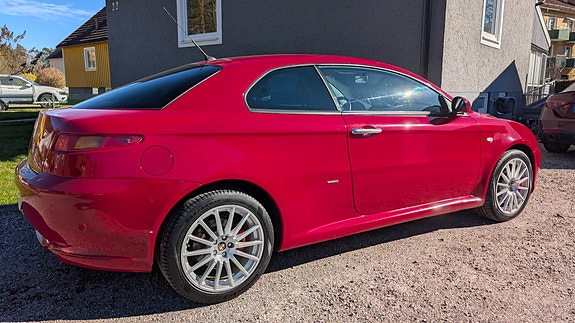 Alfa Romeo GT 4 of 5