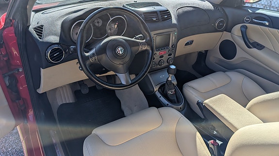 Alfa Romeo GT 7 of 10