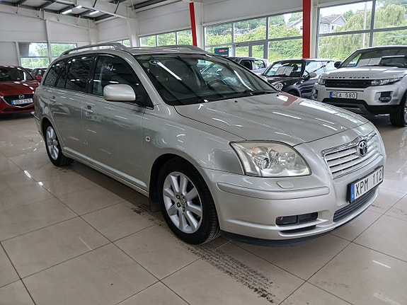 Toyota Avensis 3 of 5