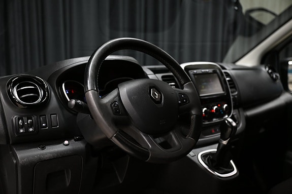 Renault Trafic 10 of 22