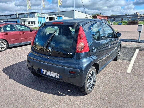 Peugeot 107 2 of 5