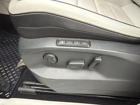 Volkswagen Tiguan 18 of 30