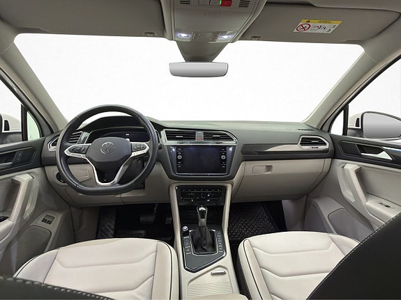 Volkswagen Tiguan 14 of 30
