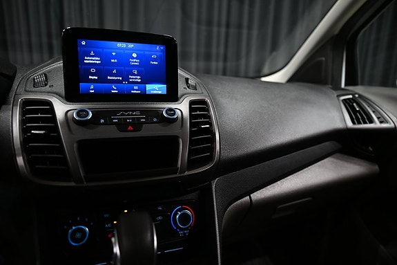 Ford Transit Connect 20 of 26