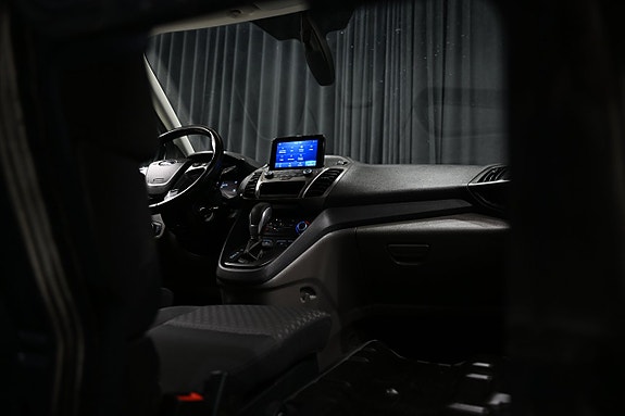 Ford Transit Connect 9 of 26