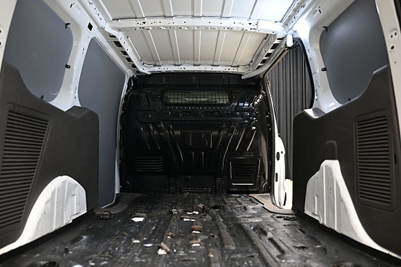Ford Transit Connect 8 of 26