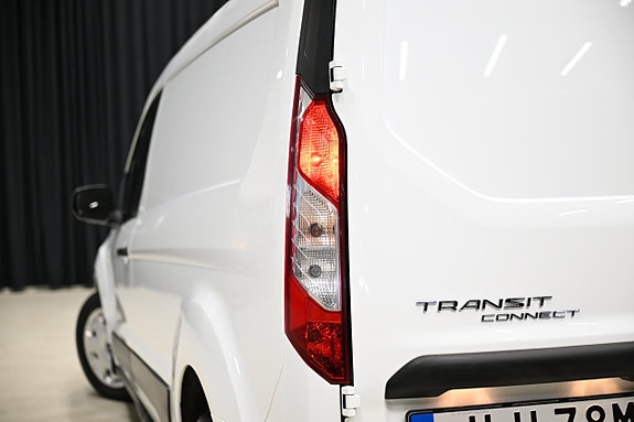 Ford Transit Connect 11 of 26