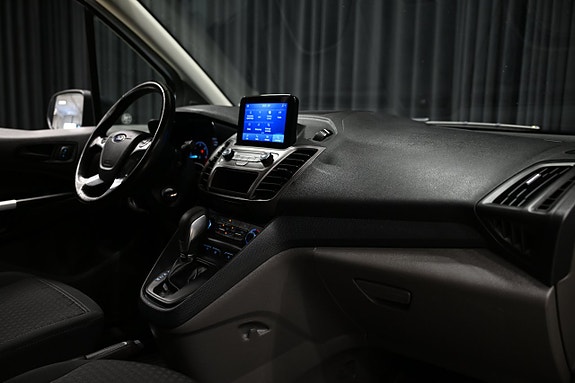 Ford Transit Connect 24 of 26