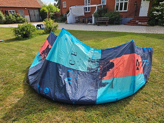 Product image 2 of 12