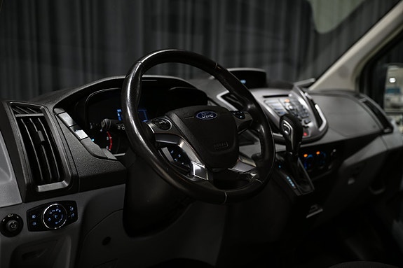 Ford Transit 12 of 30