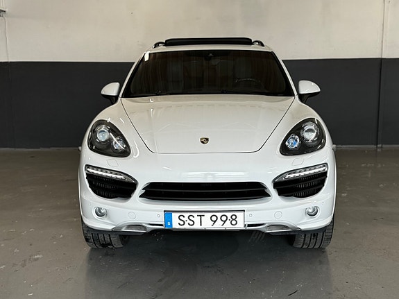 Porsche Cayenne S 5 of 5