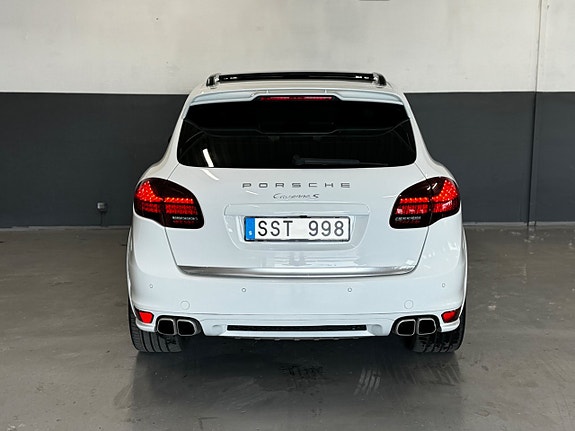 Porsche Cayenne S 8 of 30