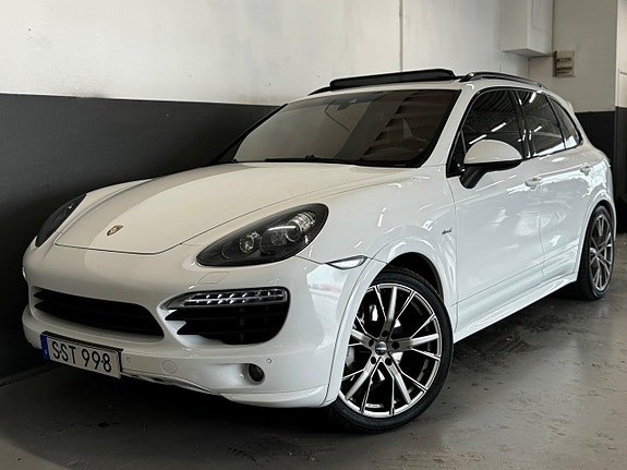 Porsche Cayenne S 13 of 30