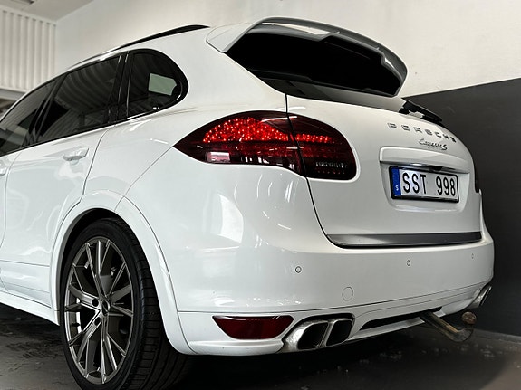 Porsche Cayenne S 16 of 30
